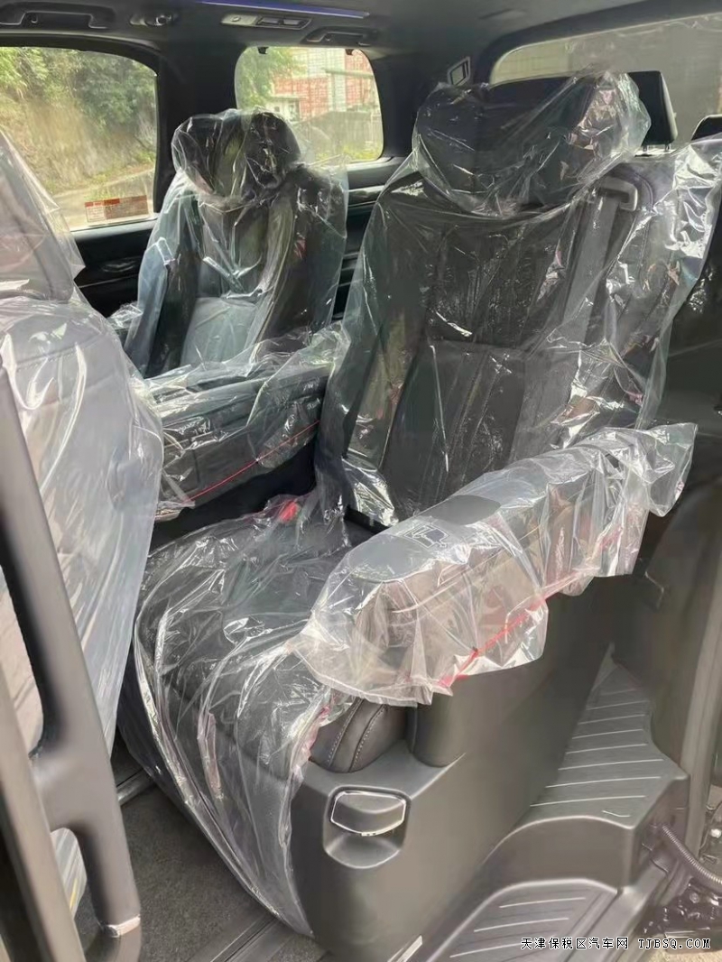 21款雷克薩斯LM300 七座商務(wù)現(xiàn)車價(jià)格