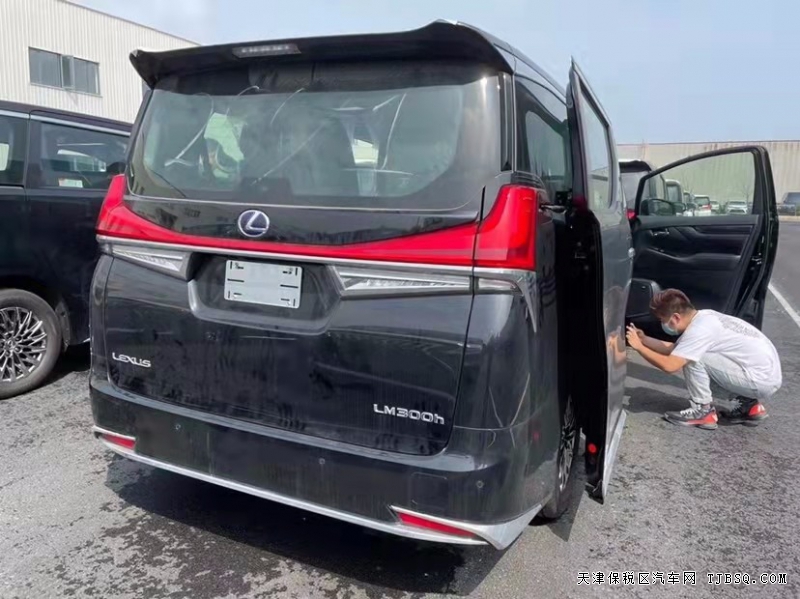 21款歐版雷克薩斯LM300四座  天津港現(xiàn)車(chē)促銷(xiāo)最低報(bào)價(jià)