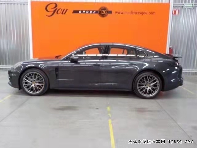 20款保時(shí)捷Panamera   現(xiàn)車天津港實(shí)拍價(jià)格