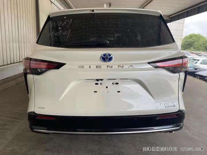 21款豐田塞納 2.5四驅(qū)白金版  現(xiàn)車特價(jià)甩