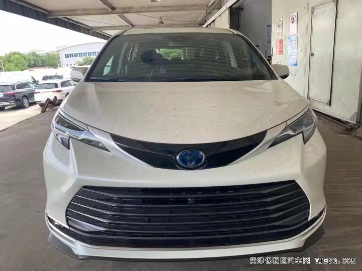 21款豐田塞納 2.5四驅(qū)白金版  現(xiàn)車特價(jià)甩