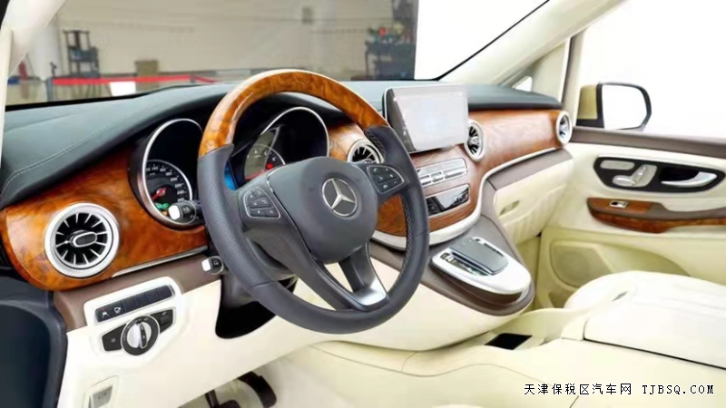 21款奔馳V260L升級黑金雙拼高頂商務車 商務洽談必備之選