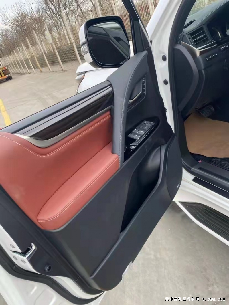 21款雷克薩斯LX570黑曜版?  現(xiàn)車優(yōu)惠不加價(jià)