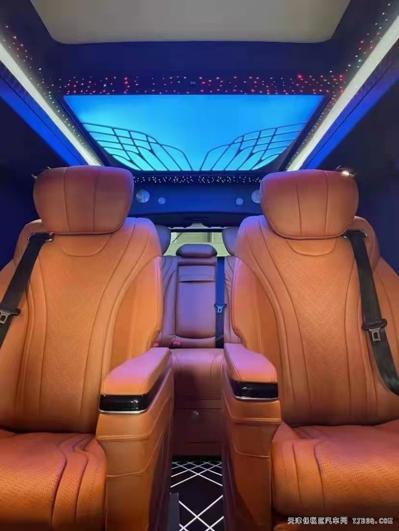 奔馳?V260升級(jí)高頂七座  豪華定制版商務(wù)車 