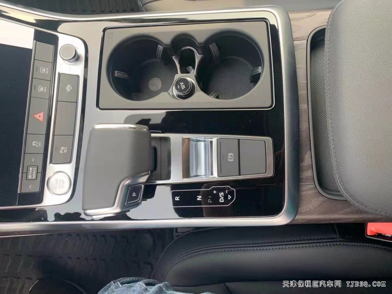 奧迪Q7  3.0T Komfort舒適版  稀缺棕色首秀