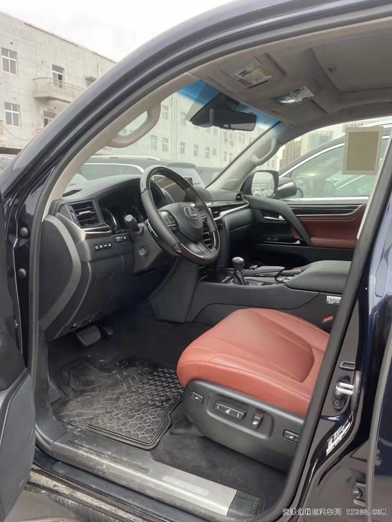 雷克薩斯LX570加版 國六港口現(xiàn)車優(yōu)惠秒殺