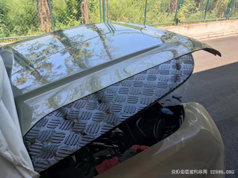 20款路虎衛(wèi)士 現(xiàn)車特價大促銷