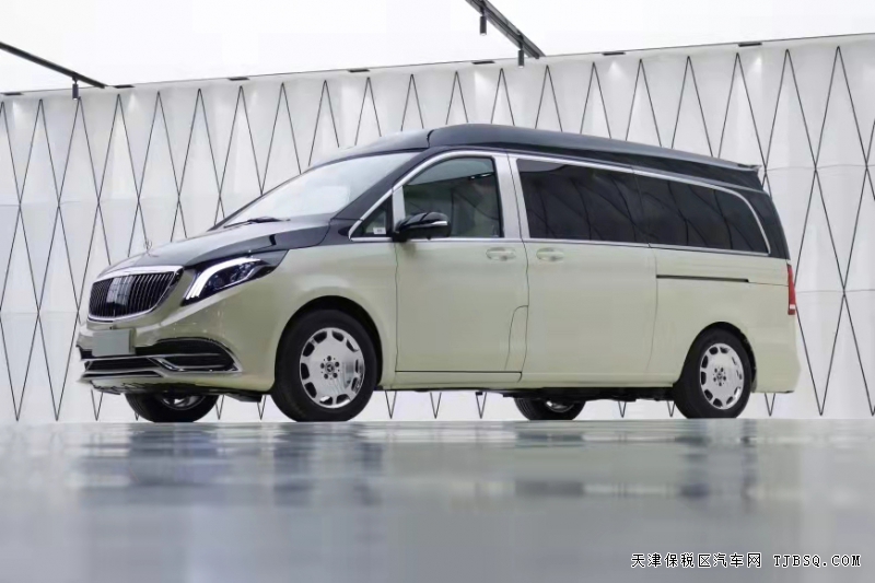 奔馳威霆 升級高頂雙門豪華商務(wù)車