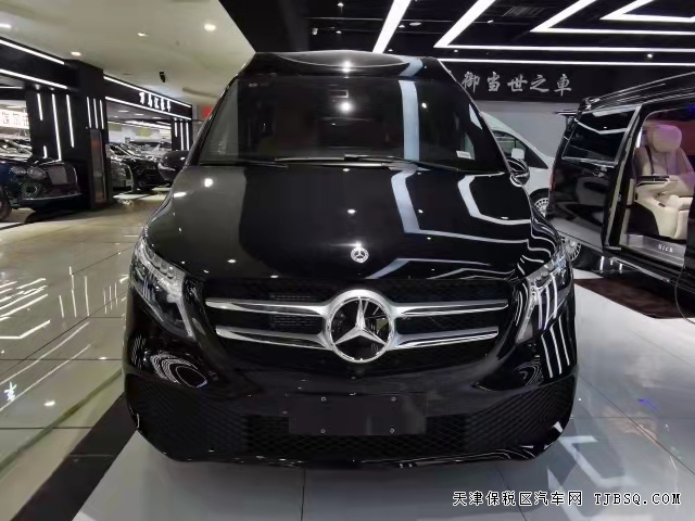 新款奔馳V260L升級高頂商務(wù)車 奢華無比