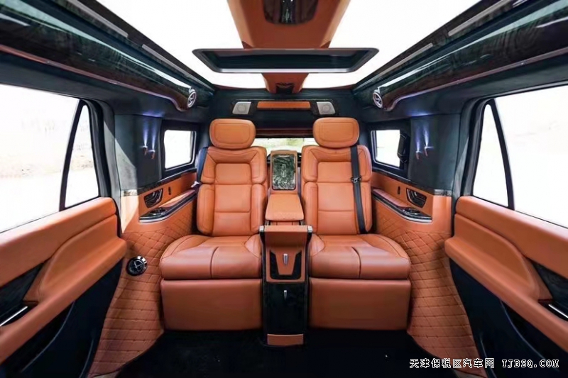 20款林肯領(lǐng)航員四座 領(lǐng)袖一號(hào)商務(wù)車(chē)