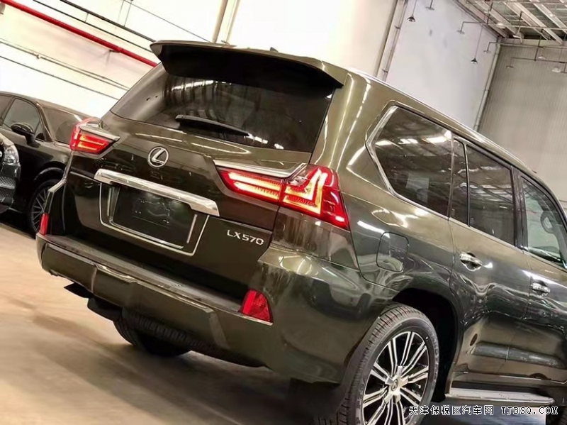 美版雷克薩斯LX570 硬派越野車中的佼佼者