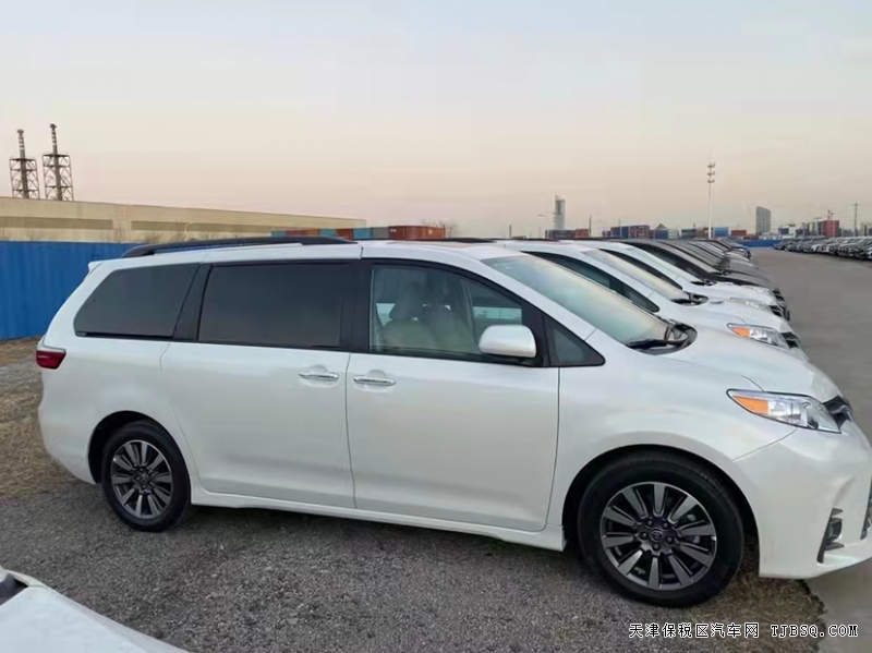 墨版豐田塞納3.5L兩驅(qū)XLE真皮 現(xiàn)車(chē)秒底價(jià)大放送