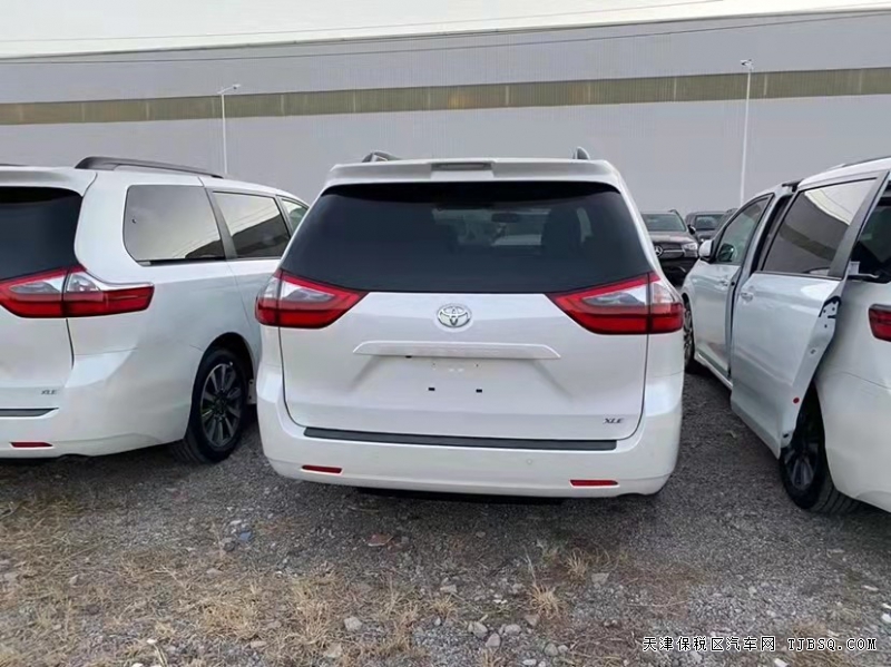 墨版豐田塞納3.5L兩驅(qū)XLE真皮 現(xiàn)車(chē)秒底價(jià)大放送