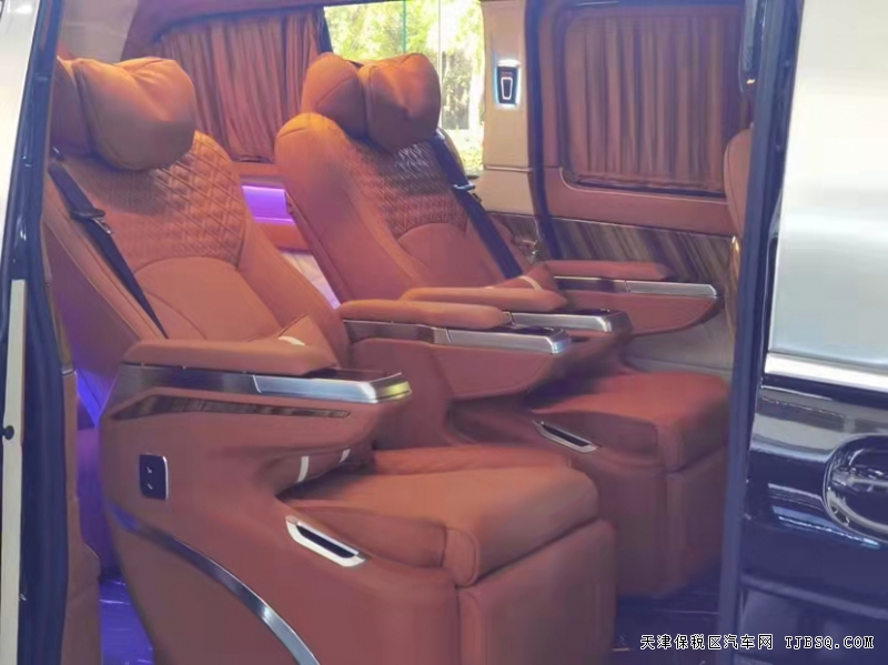 奔馳V260改裝高頂邁巴赫版商務(wù)車  特價(jià)全國可分期