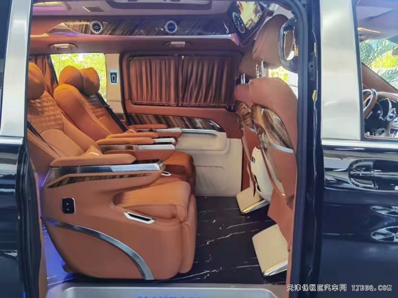 奔馳V260改裝高頂邁巴赫版商務(wù)車  特價(jià)全國可分期