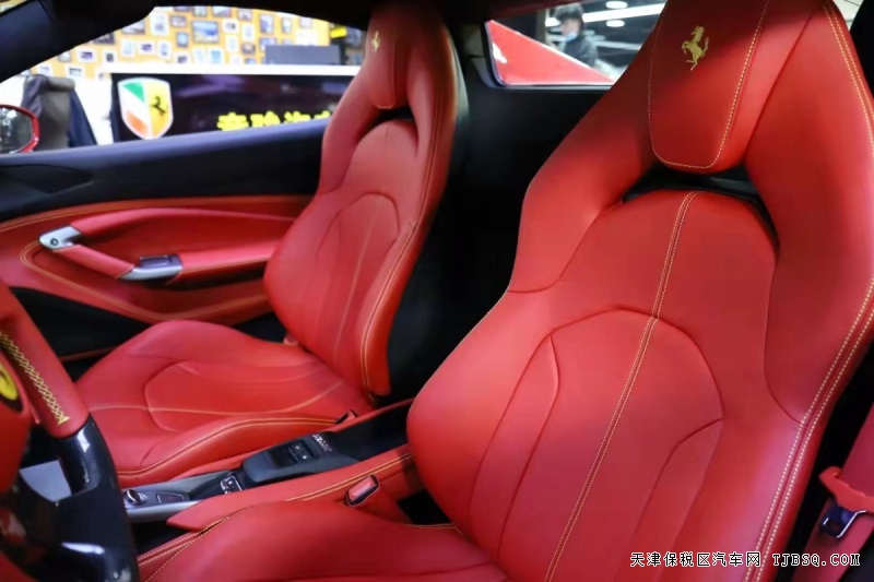 法拉利F8 Spider 3.9T V8  大佬們的低調(diào)選擇