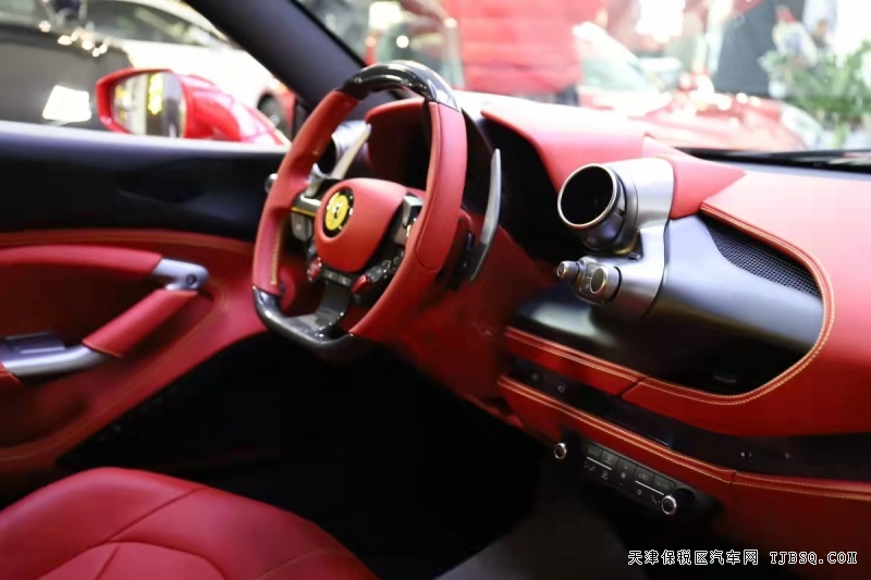  法拉利F8 Spider 3.9T V8  大佬們的低調(diào)選擇