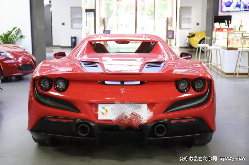  法拉利F8 Spider 3.9T V8  大佬們的低調(diào)選擇