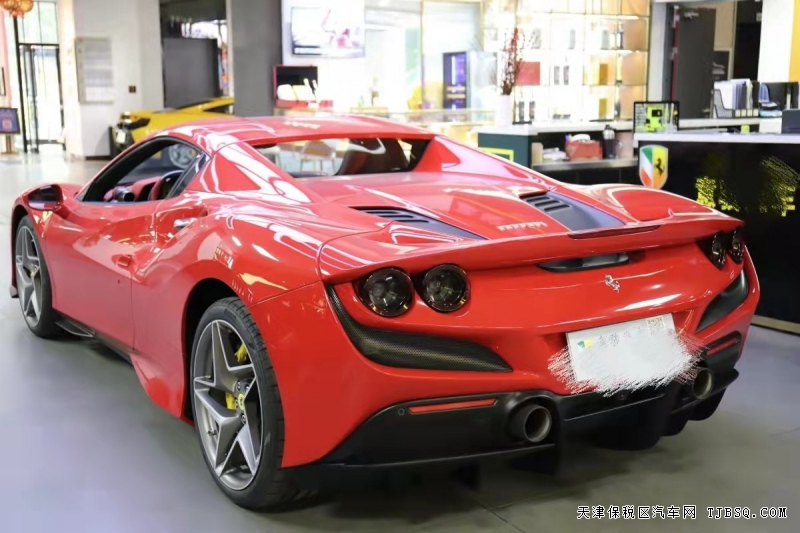  法拉利F8 Spider 3.9T V8  大佬們的低調(diào)選擇