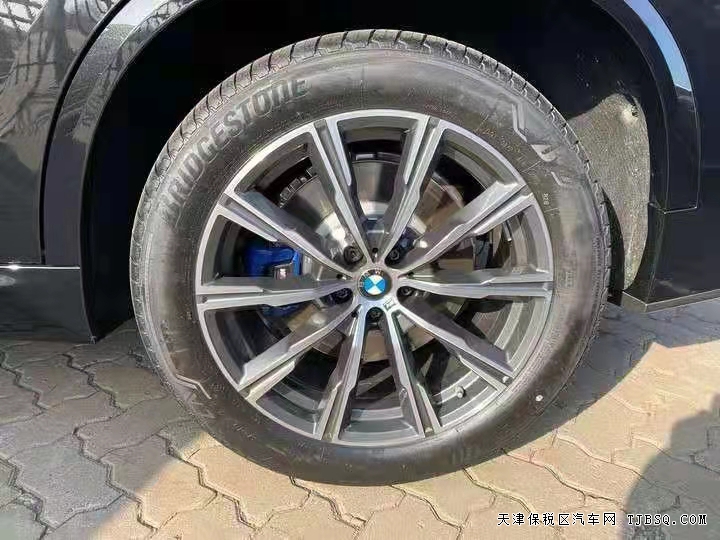 21款寶馬X5 3.0T M運動  現(xiàn)車港口最新售價