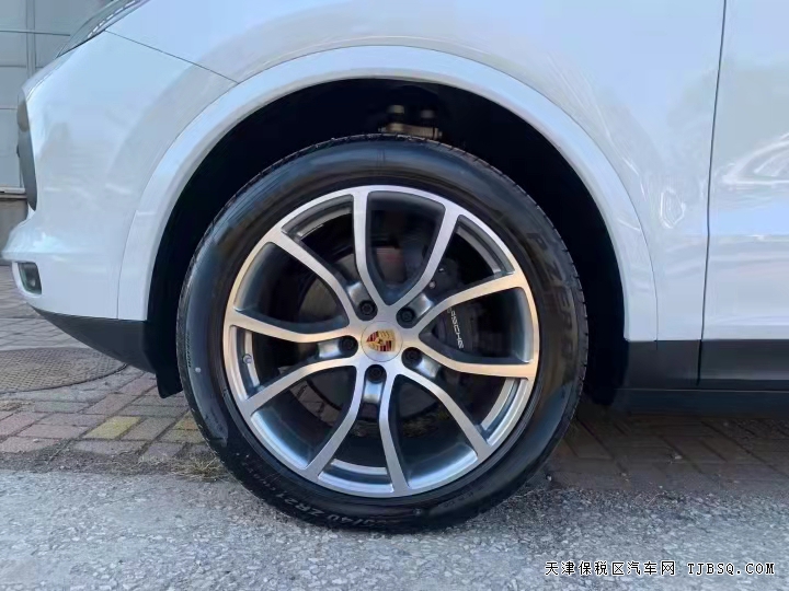 20款保時(shí)捷卡宴 3.0T  天津港現(xiàn)車(chē)優(yōu)惠購(gòu)