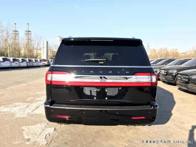 20款林肯領(lǐng)航員3.5T 四驅(qū)長軸  津港現(xiàn)車優(yōu)惠多多