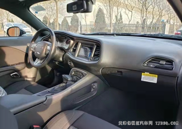  20款道奇挑戰(zhàn)者  現(xiàn)車港口最低報價