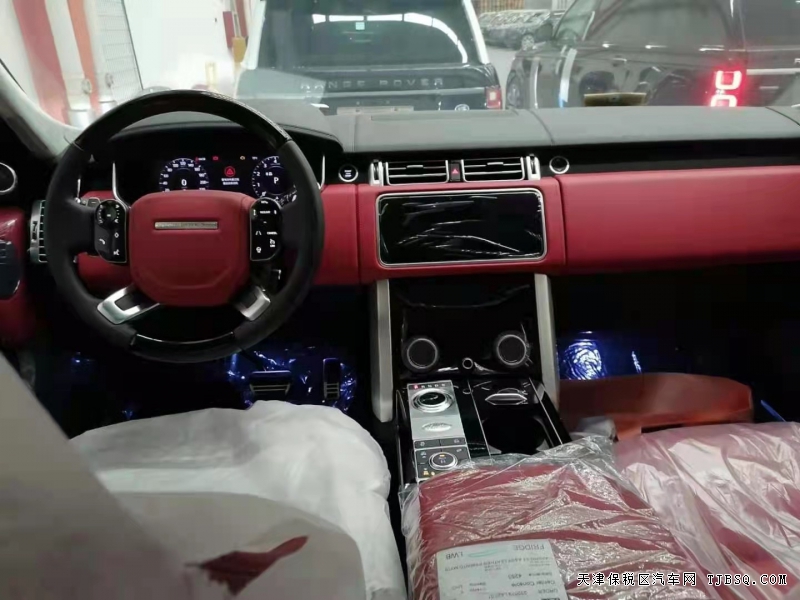 21款路虎攬勝創(chuàng)世加長 現(xiàn)車充足 年底優(yōu)惠多多