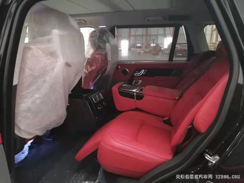 21款路虎攬勝創(chuàng)世加長 現(xiàn)車充足 年底優(yōu)惠多多