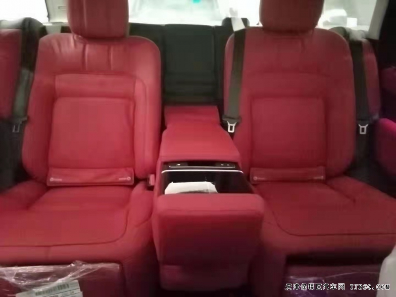 21款路虎攬勝創(chuàng)世加長 現(xiàn)車充足 年底優(yōu)惠多多