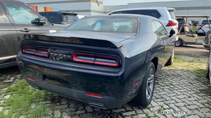 道奇挑戰(zhàn)者  3.6 SXT  購(gòu)車送豪禮一份