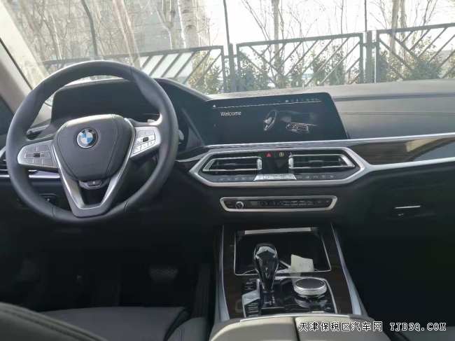 21款寶馬X7美版3.0T 天津港現(xiàn)車直營(yíng)售全國(guó)特價(jià)94萬(wàn)