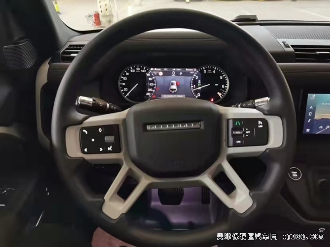 21款路虎衛(wèi)士四門版 2.0T 標準版港口獨有車型特價73萬