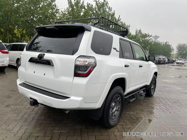 21款豐田超霸冒險(xiǎn)版4.0 港口現(xiàn)車特價(jià)68萬(wàn)