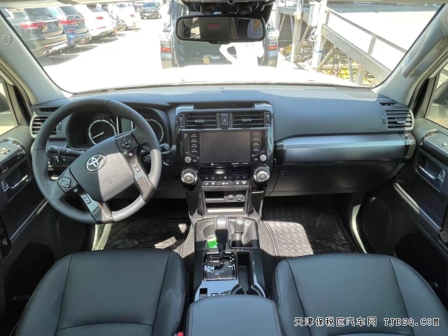 21款豐田超霸冒險(xiǎn)版4.0 港口現(xiàn)車特價(jià)68萬(wàn)
