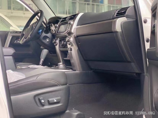 19款豐田超霸4.0SR5版 港口現(xiàn)車霸道4000同平臺特價59萬