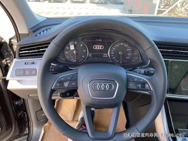 21款奧迪Q7歐版2.0T低配 保稅區(qū)現(xiàn)車直營特價54.5萬