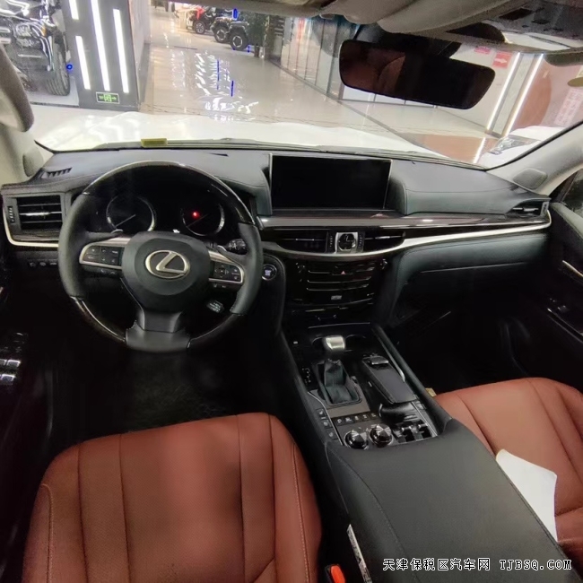 21款雷克薩斯LX570加版 港口現(xiàn)車特價(jià)183萬