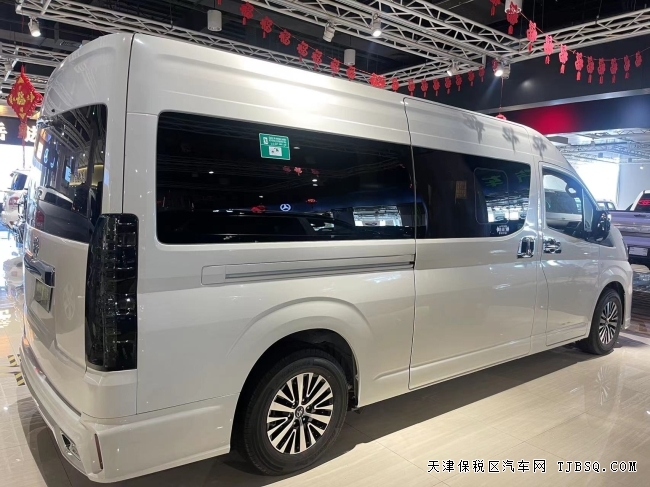 21款豐田海獅3.5豪華改裝版 港口現(xiàn)車特價68萬