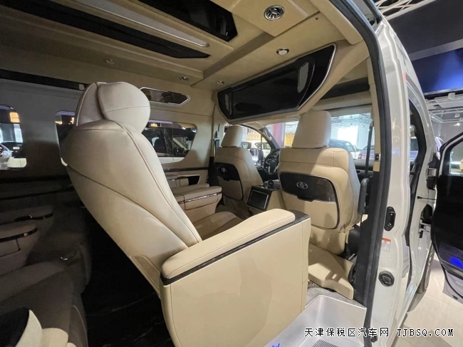 21款豐田海獅3.5豪華改裝版 港口現(xiàn)車特價68萬