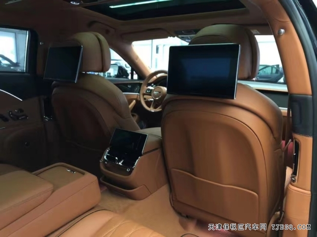 22款飛馳4.0V8 五座 頂配  398萬(wàn)