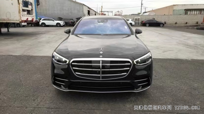 天津港平行進(jìn)口車(chē)22款奔馳S500長(zhǎng)軸版現(xiàn)車(chē)港口特價(jià)132萬(wàn)