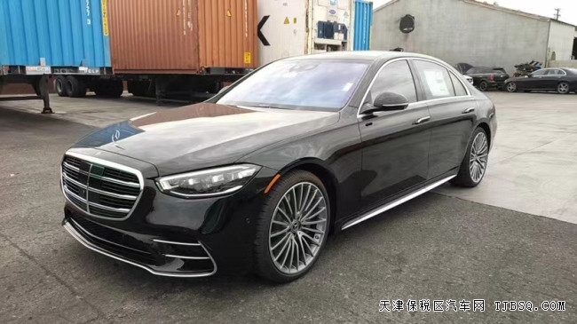 天津港平行進(jìn)口車(chē)22款奔馳S500長(zhǎng)軸版現(xiàn)車(chē)港口特價(jià)132萬(wàn)