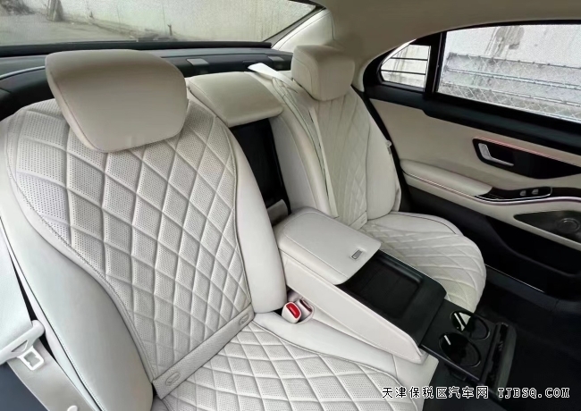 22款美規(guī)奔馳S500?豪華 舒適車型 港口僅售168萬(wàn)