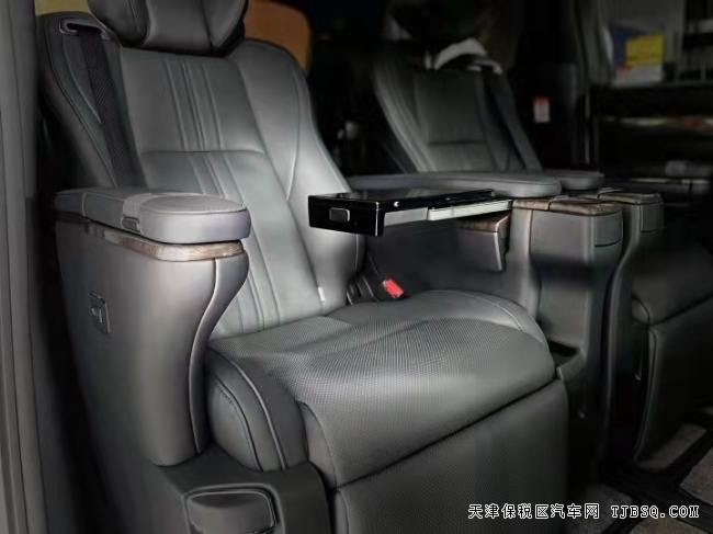 20款豐田埃爾法3.5L 港口絕版車型特價(jià)127萬(wàn)
