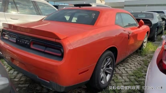 20款道奇挑戰(zhàn)者 SXT 3.6 橙色提價 53萬