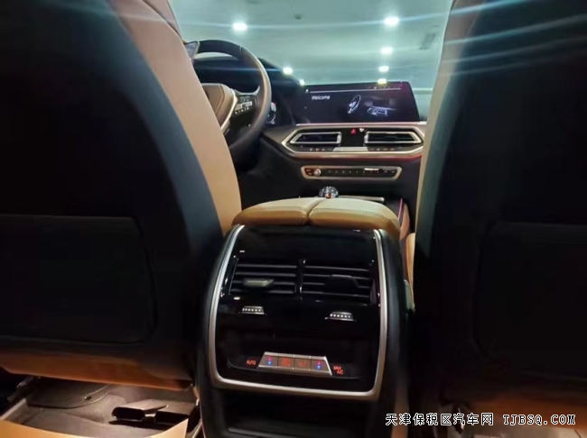19款中東版寶馬X5中配 港口現(xiàn)車特價66.5萬