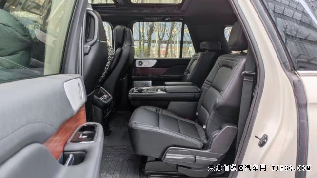 20款林肯領(lǐng)航員 現(xiàn)車 熱賣中 108,.8萬