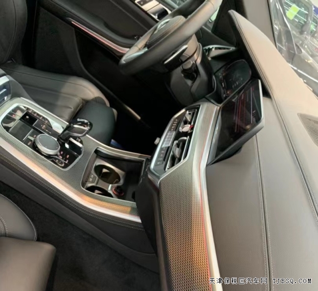 20款加版寶馬X5 動感奢華 港口現(xiàn)車 72萬提車