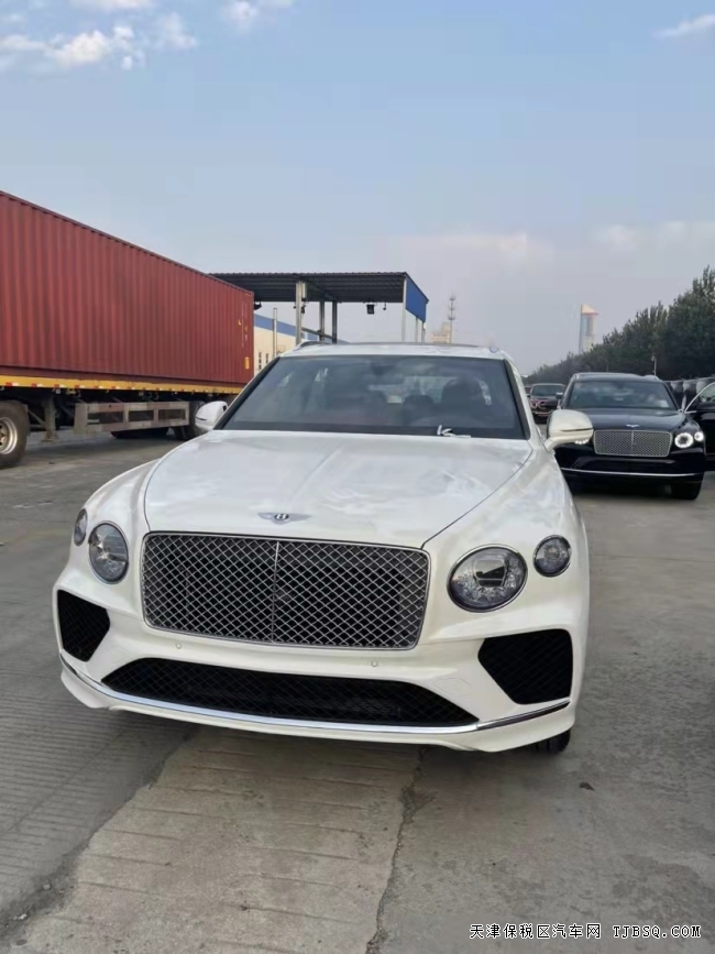 21款美版賓利添越4.0V8